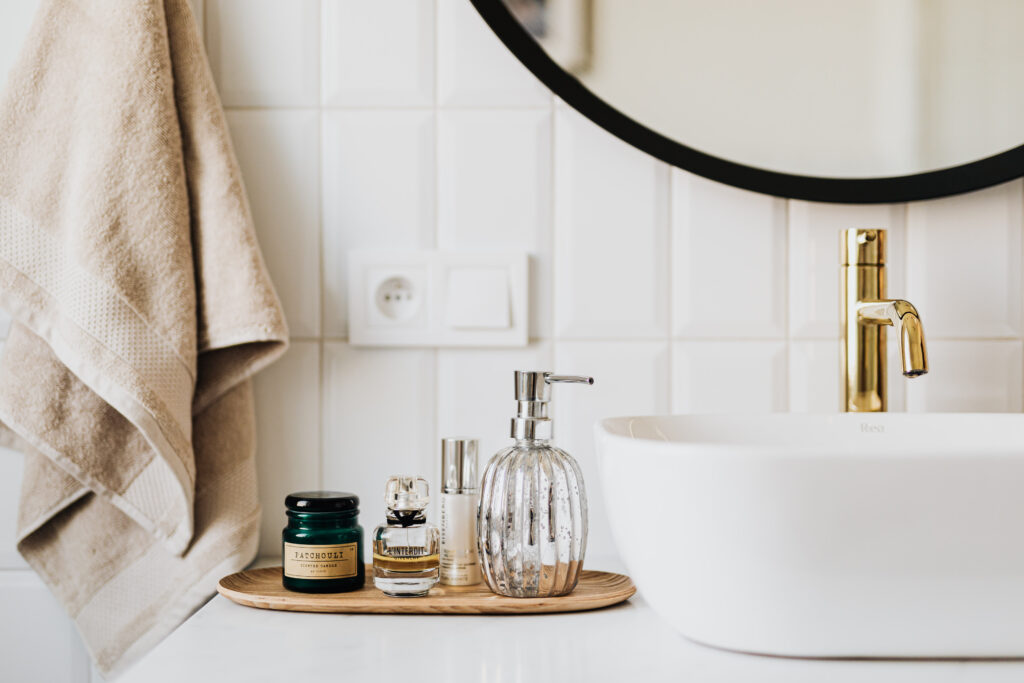 Relaxing bathroom for the stylish or family home